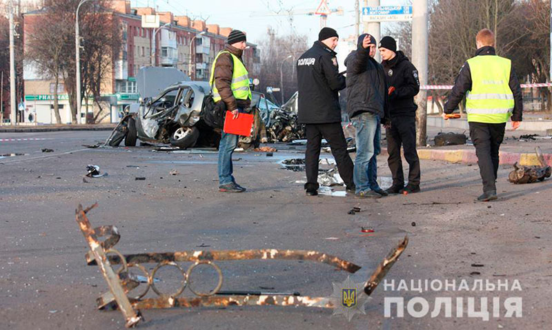 Иномарка врезалась в такси в Виннице: много пострадавших