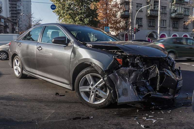 В Киеве не разминулись Toyota и Uklon: пострадал ребенок. Видео