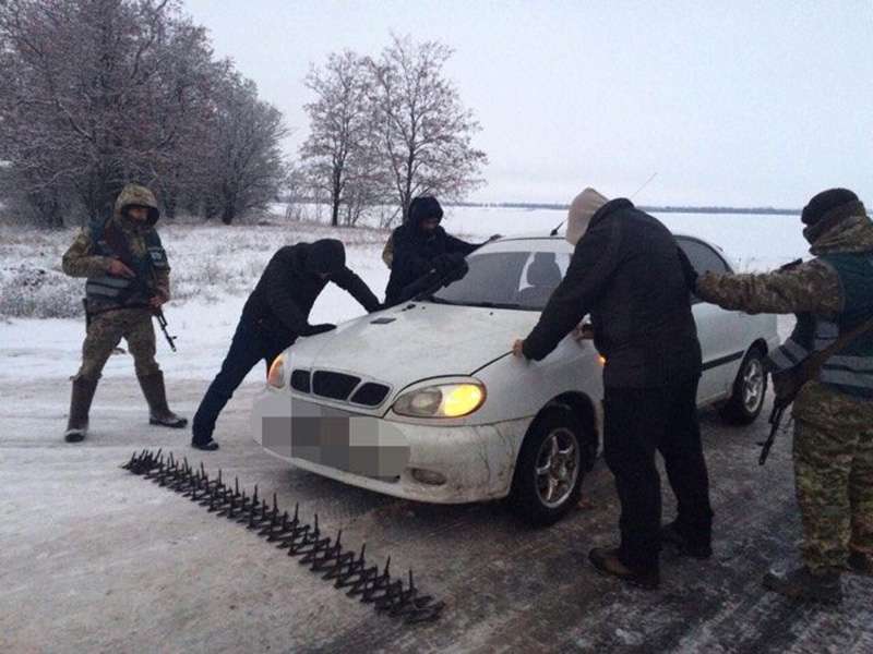 Под Харьковом нелегал ехал на такси в Россию