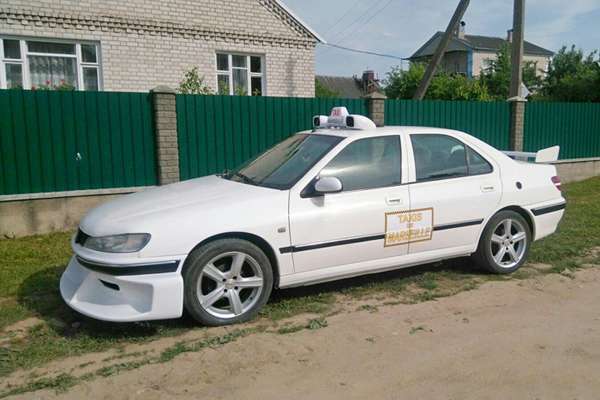 Таксист сделал точную копию Peugeot 406 из фильма Такси